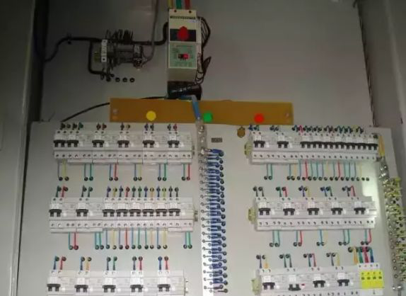 配電柜安裝禁忌:一個錯誤往往會導致無盡的麻煩。